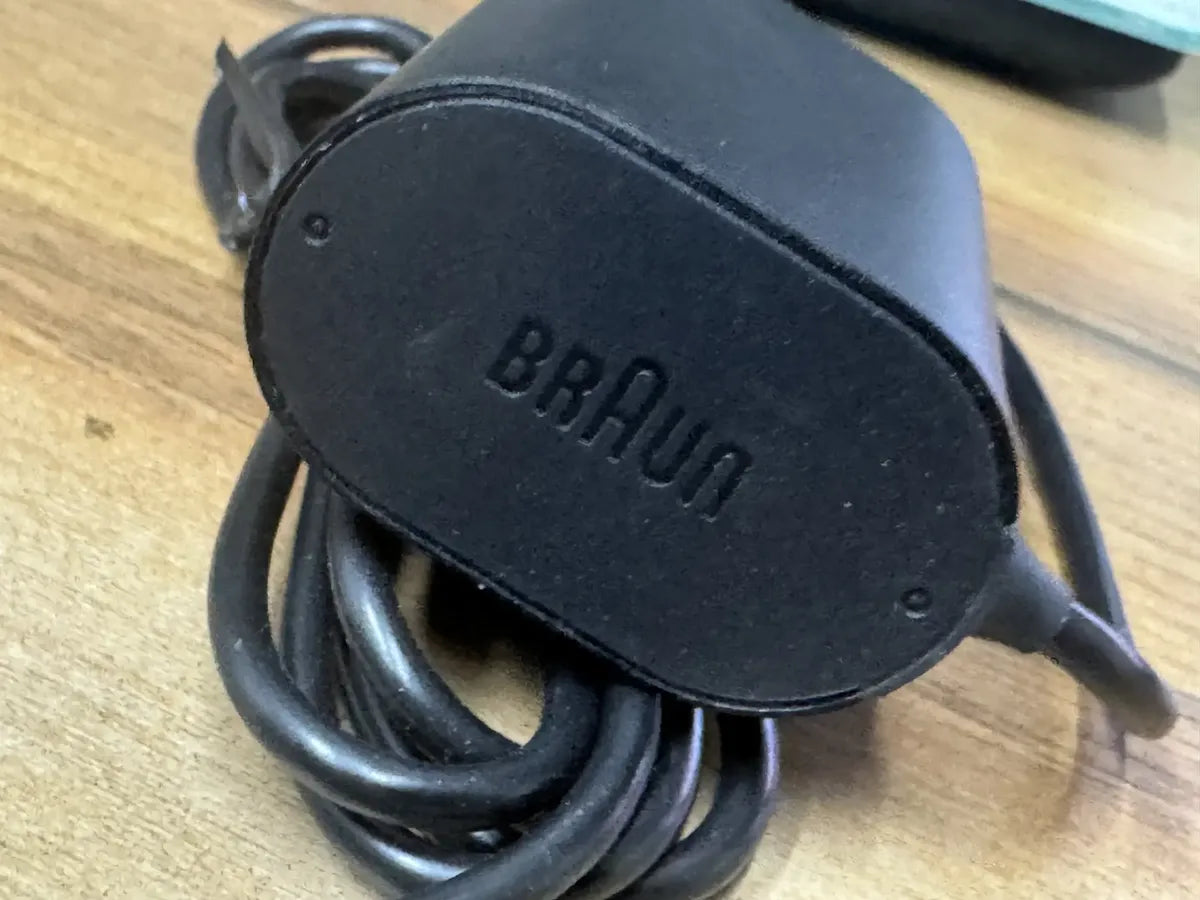 Cargador Original Para Máquinas De Afeitar Braun 12v Negro